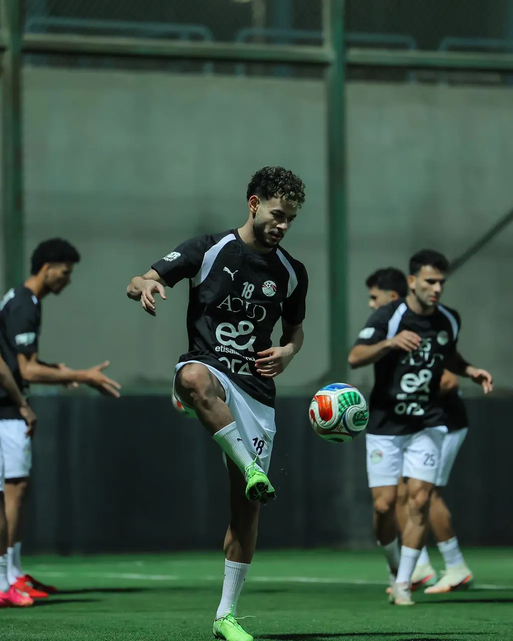 بالصور: المنتخب الوطني يبدأ معسكر مايو استعداداً لمواجهة روسيا الودية