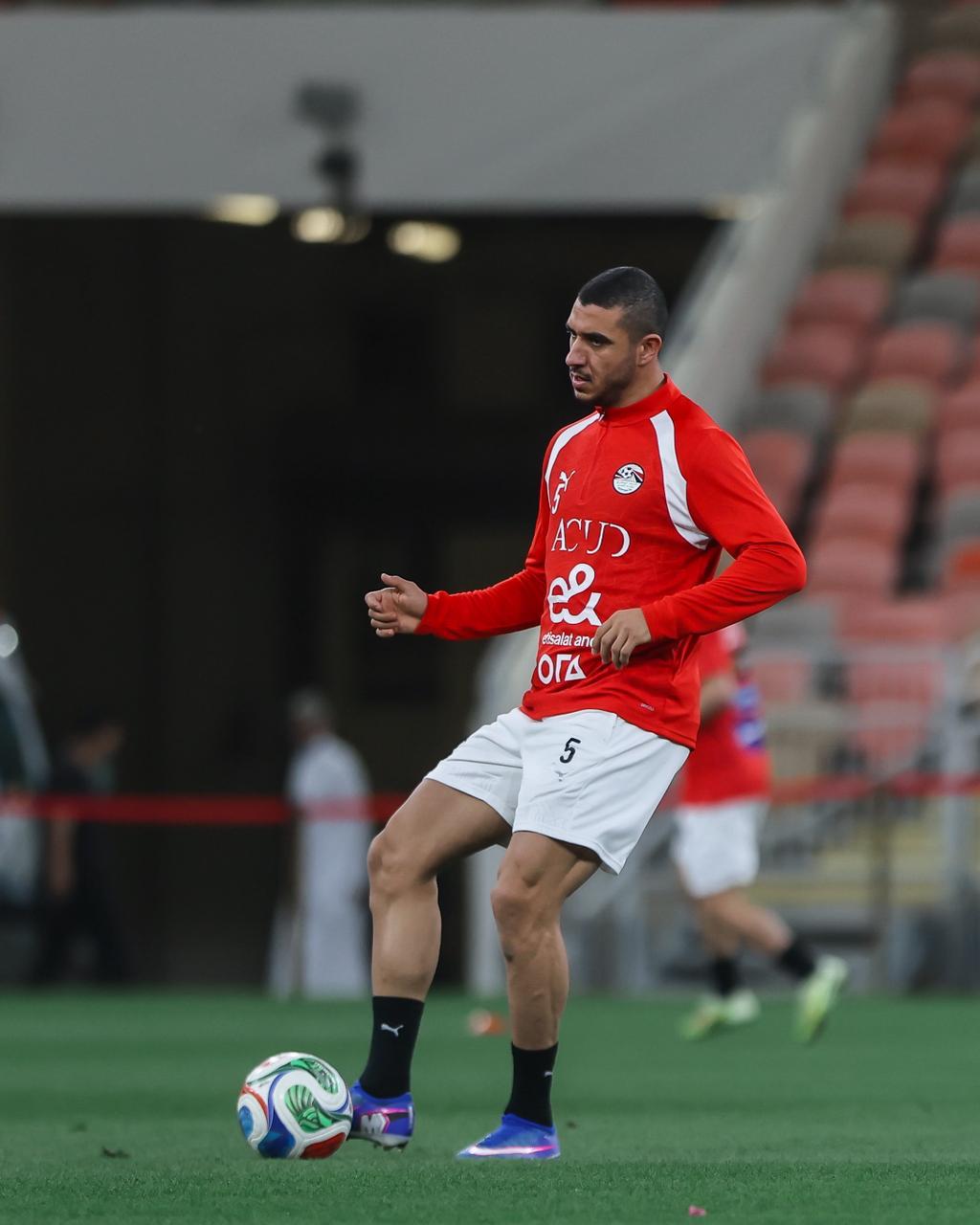 منتخب مصر يختتم تدريباته لمواجهة السعودية غداً.. ووزير الرياضة يجتمع باللاعبين