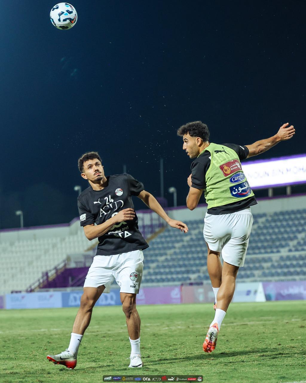 في حضور ابوريدة.. المنتخب الوطني يتدرب على ملعب هزاع بن زايد استعدادا لاوزبكستان