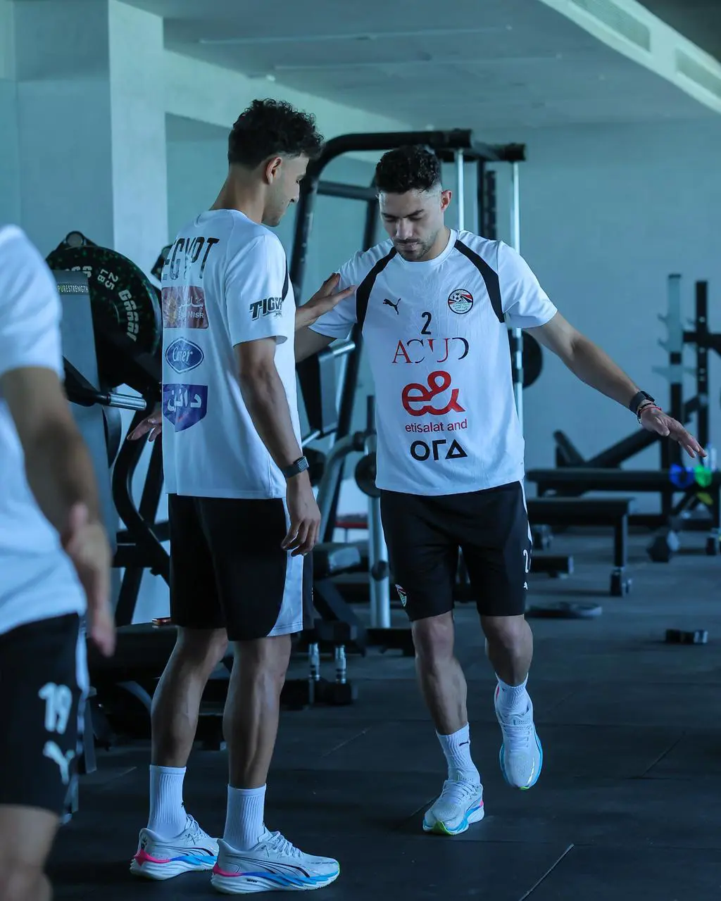 بالصور: المنتخب الوطني يتدرب في (الجيم) استعدادا للقاء روسيا