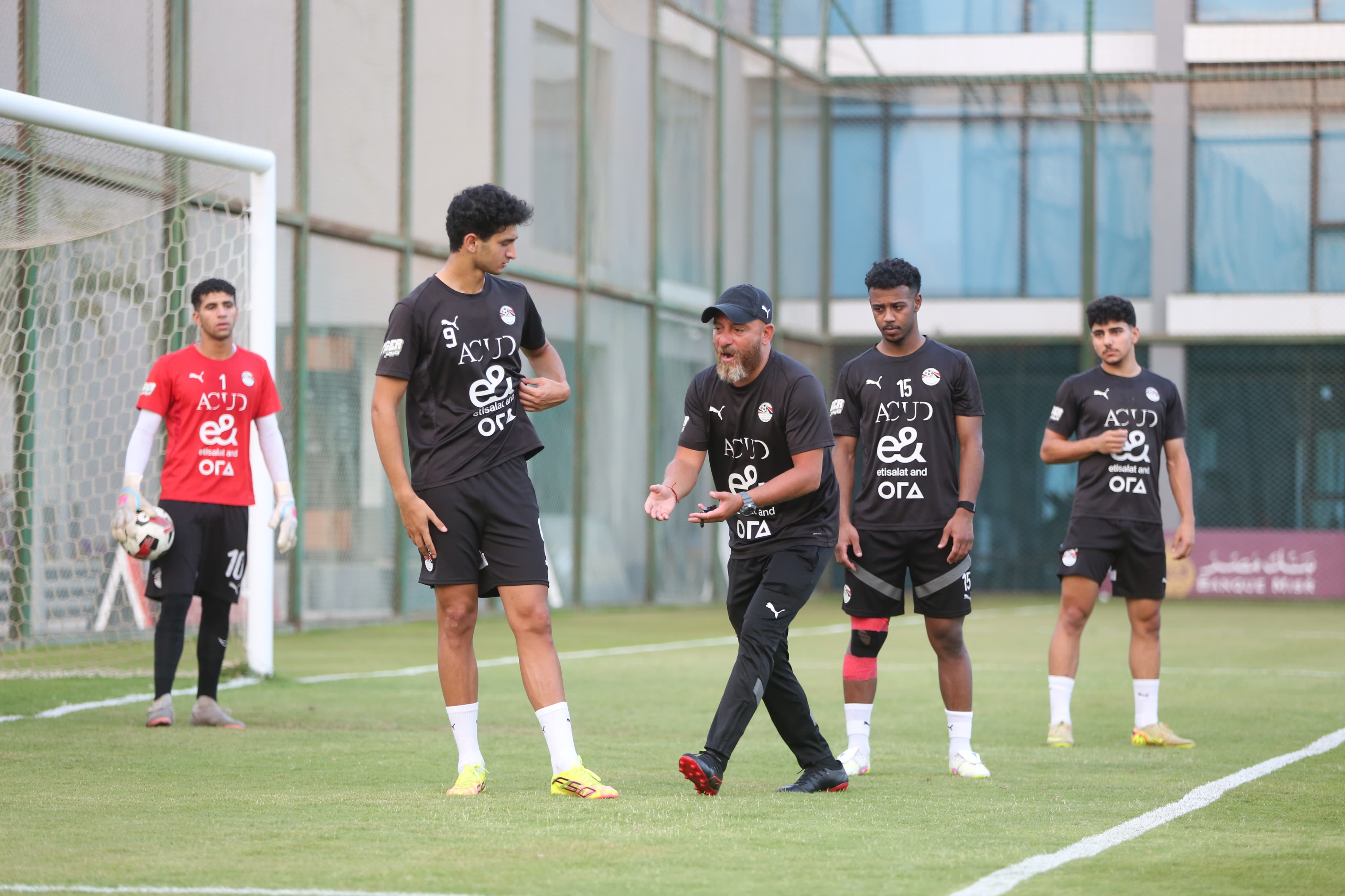 بالصور: منتخب الشباب يواصل استعداداته لمواجهة روسيا ودياً