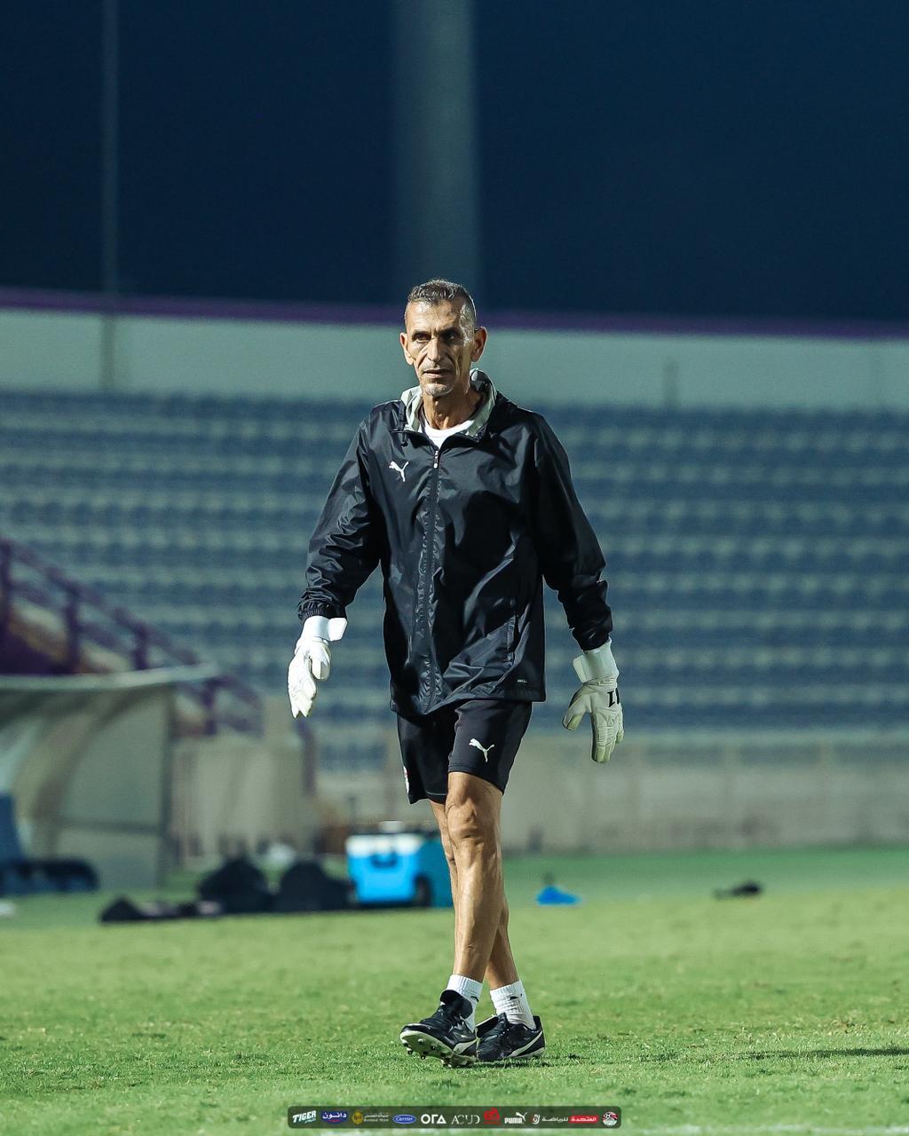 في حضور ابوريدة.. المنتخب الوطني يتدرب على ملعب هزاع بن زايد استعدادا لاوزبكستان