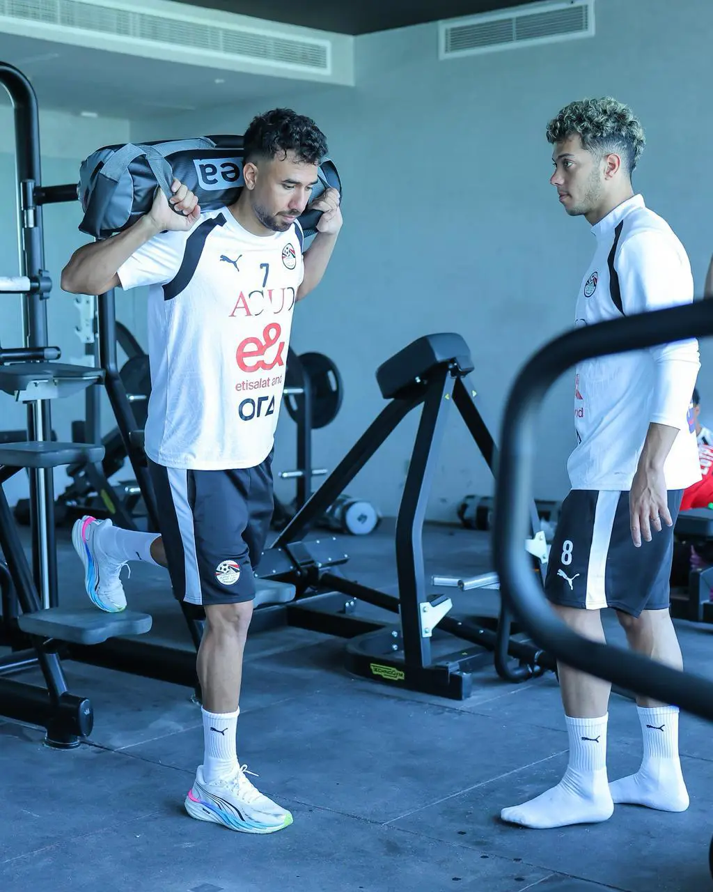 بالصور: المنتخب الوطني يتدرب في (الجيم) استعدادا للقاء روسيا