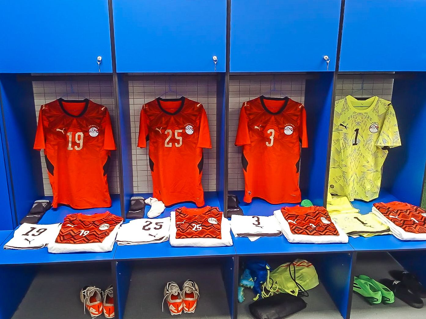 وصول منتخب مصر لملعب إسبانيول قبل مواجهة إسبانيا