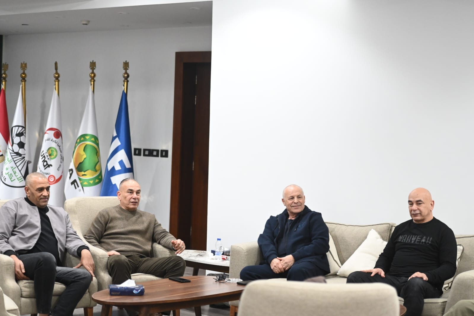 صور اجتماع أبوريدة مع الجهاز الفني للمنتخب الوطني