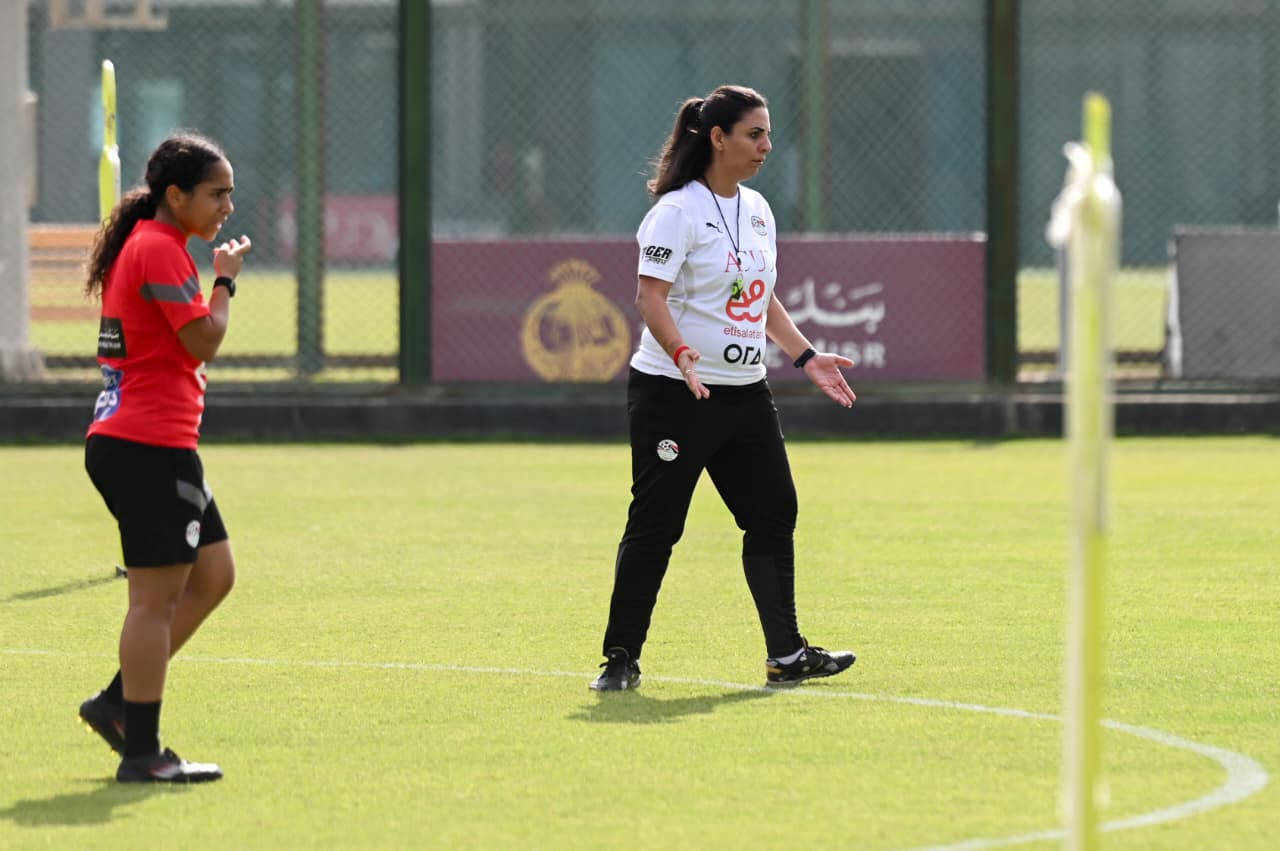 التمرين الأخير لمنتخب الكرة  النسائية تحت ٢٠ سنة قبل السفر لغينيا الإستوائية