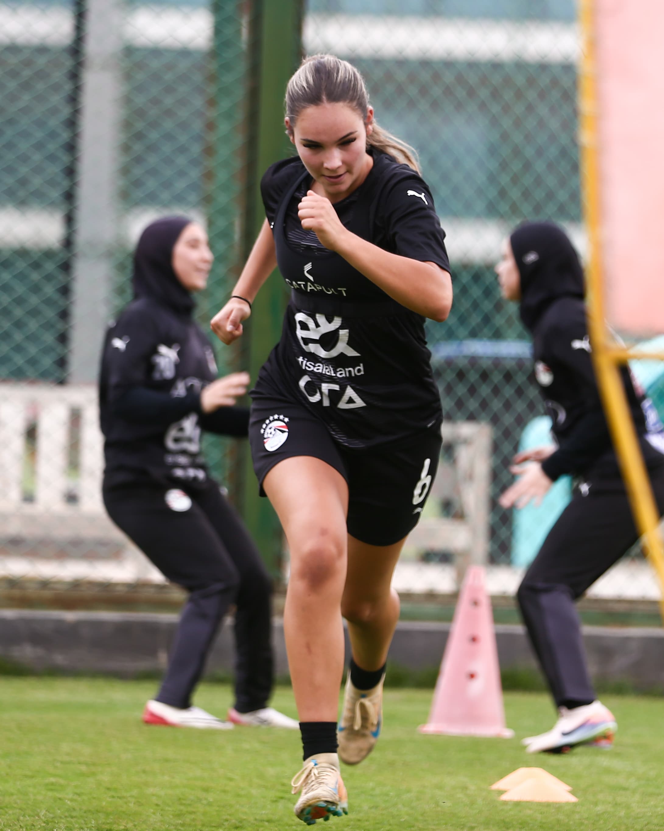 تدريب منتخب الكرة النسائية استعداداً لوديتي تونس