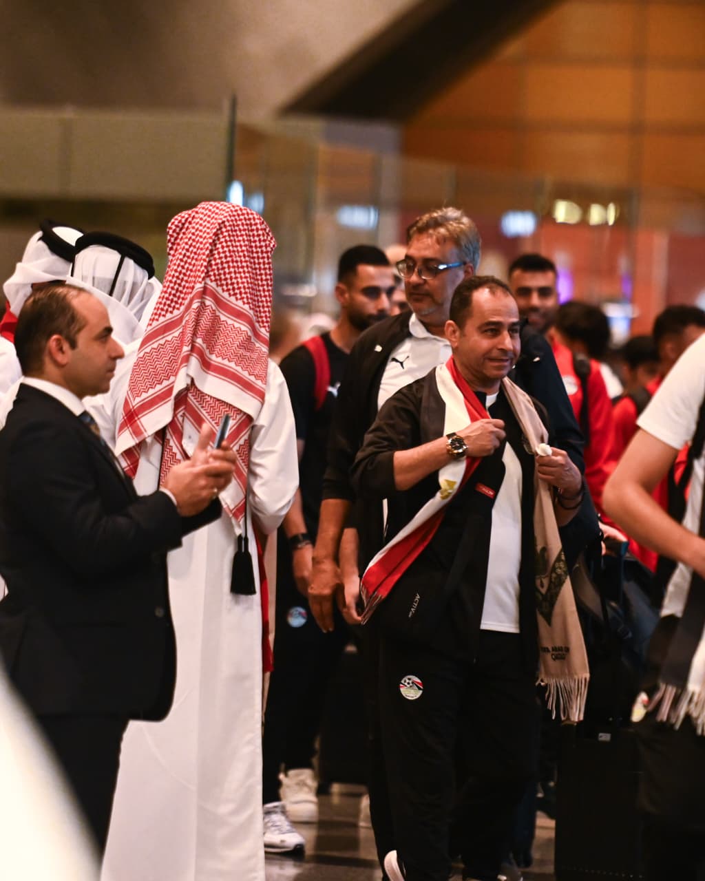 جماهير مصر في استقبال بعثة منتخب مصر المشارك في كأس العرب عند وصولها للدوحة