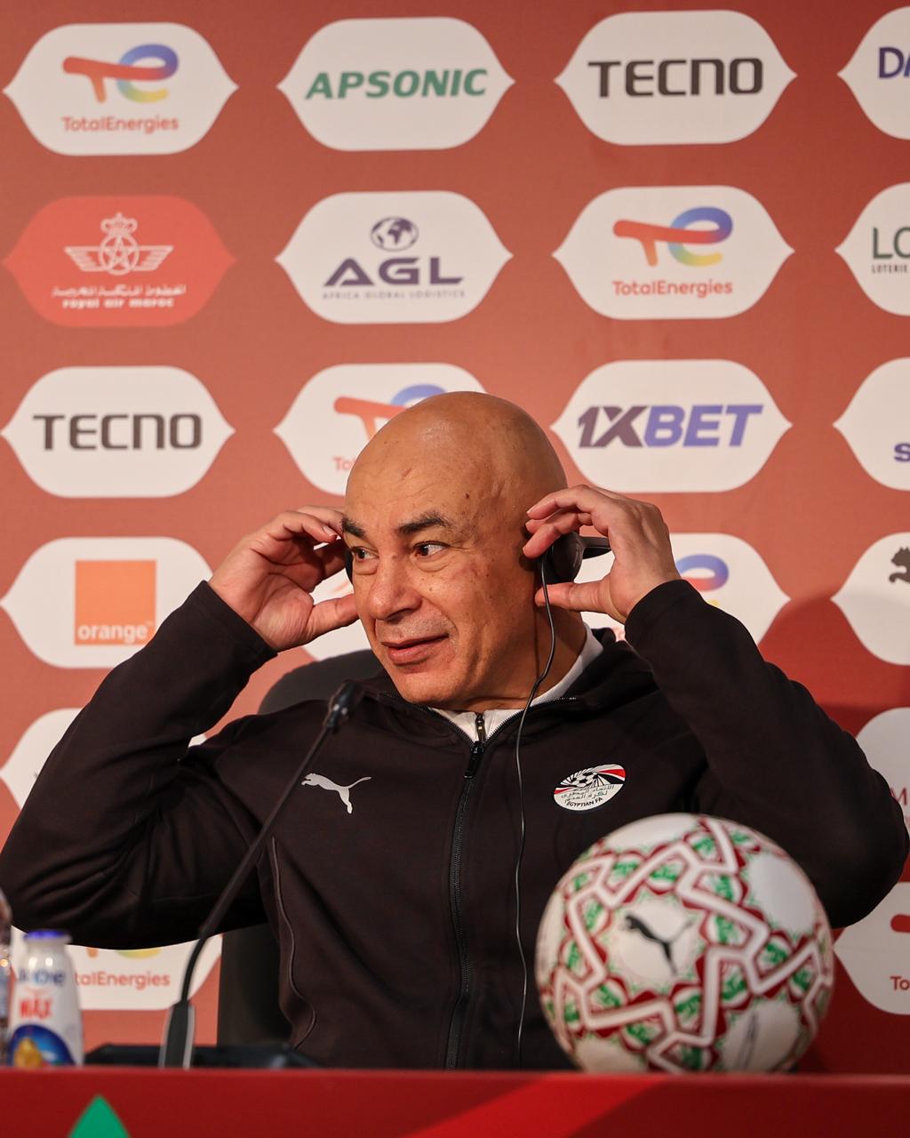 حسام حسن و"تريزيجيه" في المؤتمر الصحفي قبل لقاء كوت ديفوار غدا