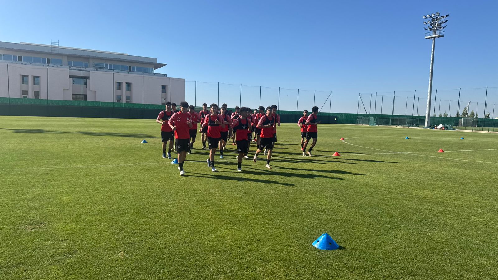 بالصور: منتخب الناشئين يختتم تحضيراته للقاء تنزانيا في نصف نهائي كأس أفريقيا