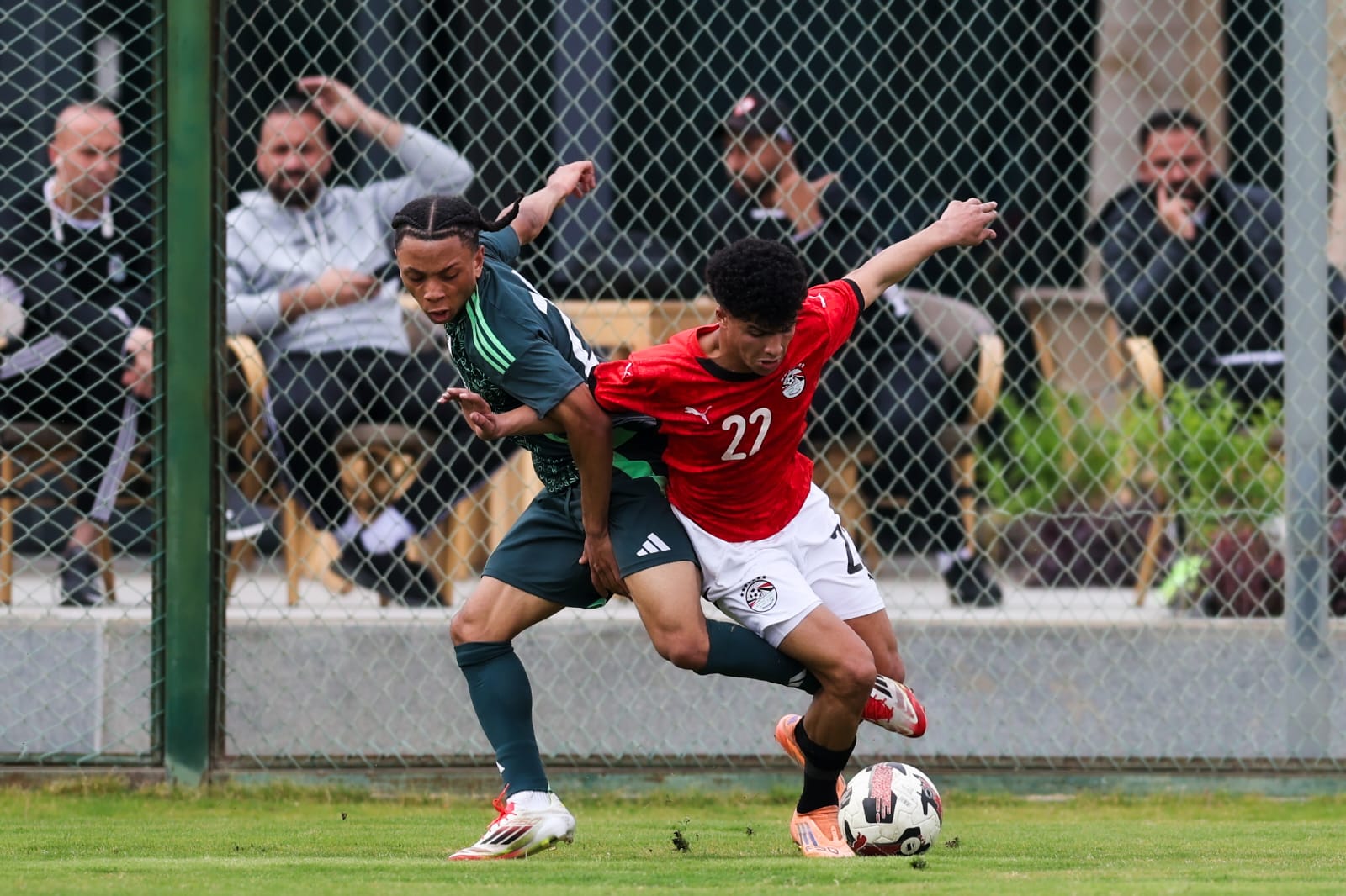 بالصور منتخب الشباب يتعادل سلبياً مع الجزائر في الودية الثانية