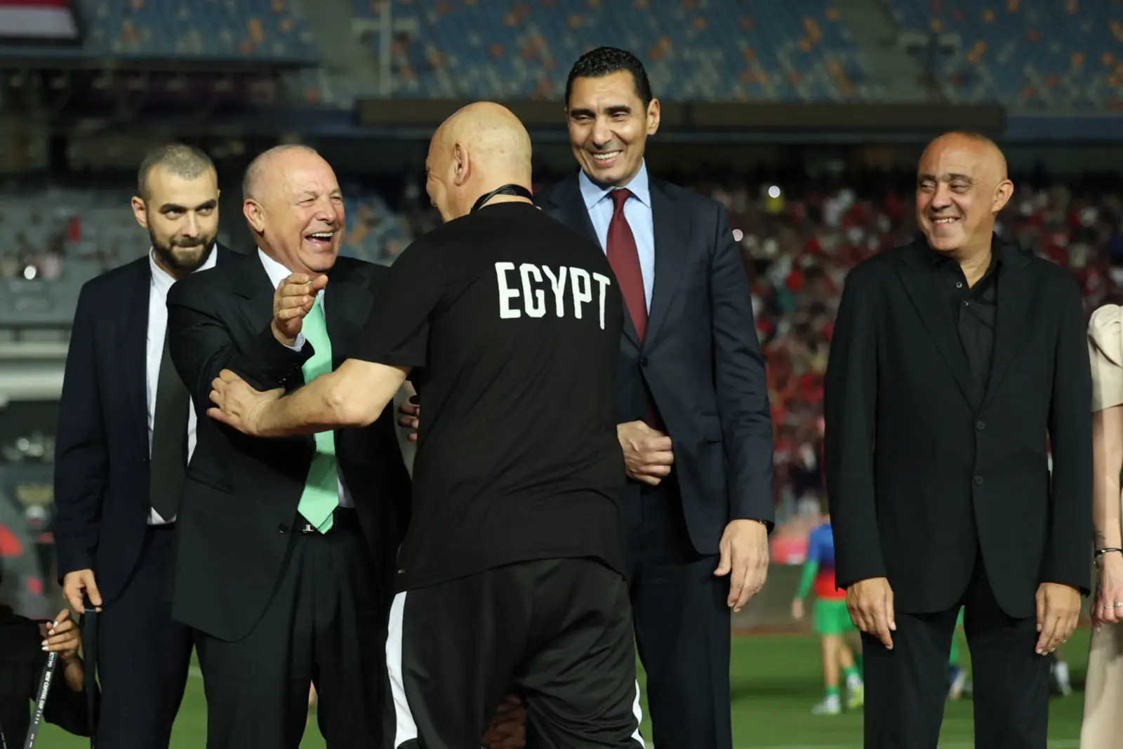 احتفالات لاعبي المنتخب الوطني بعد الفوز على روسيا