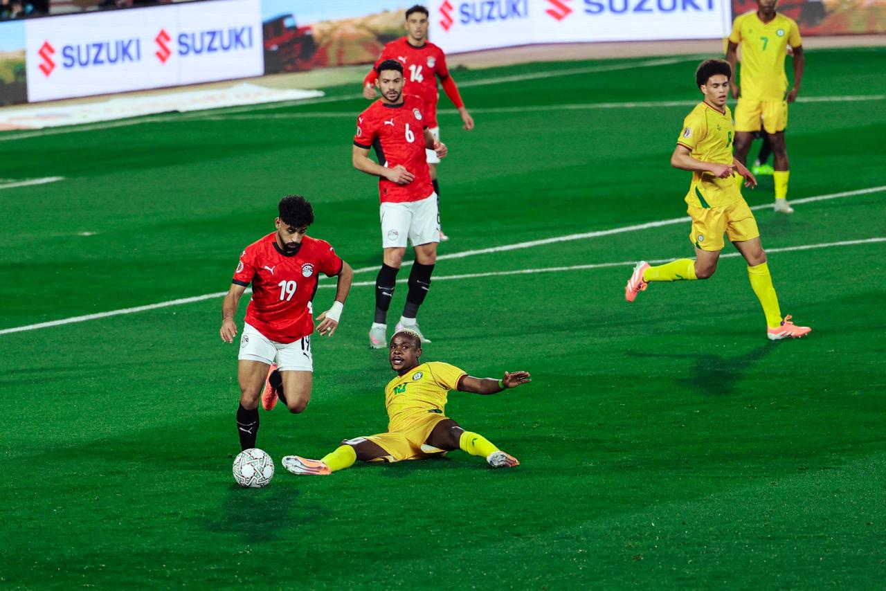 صور الشوط الأول من لقاء مصر وزيمبابوي