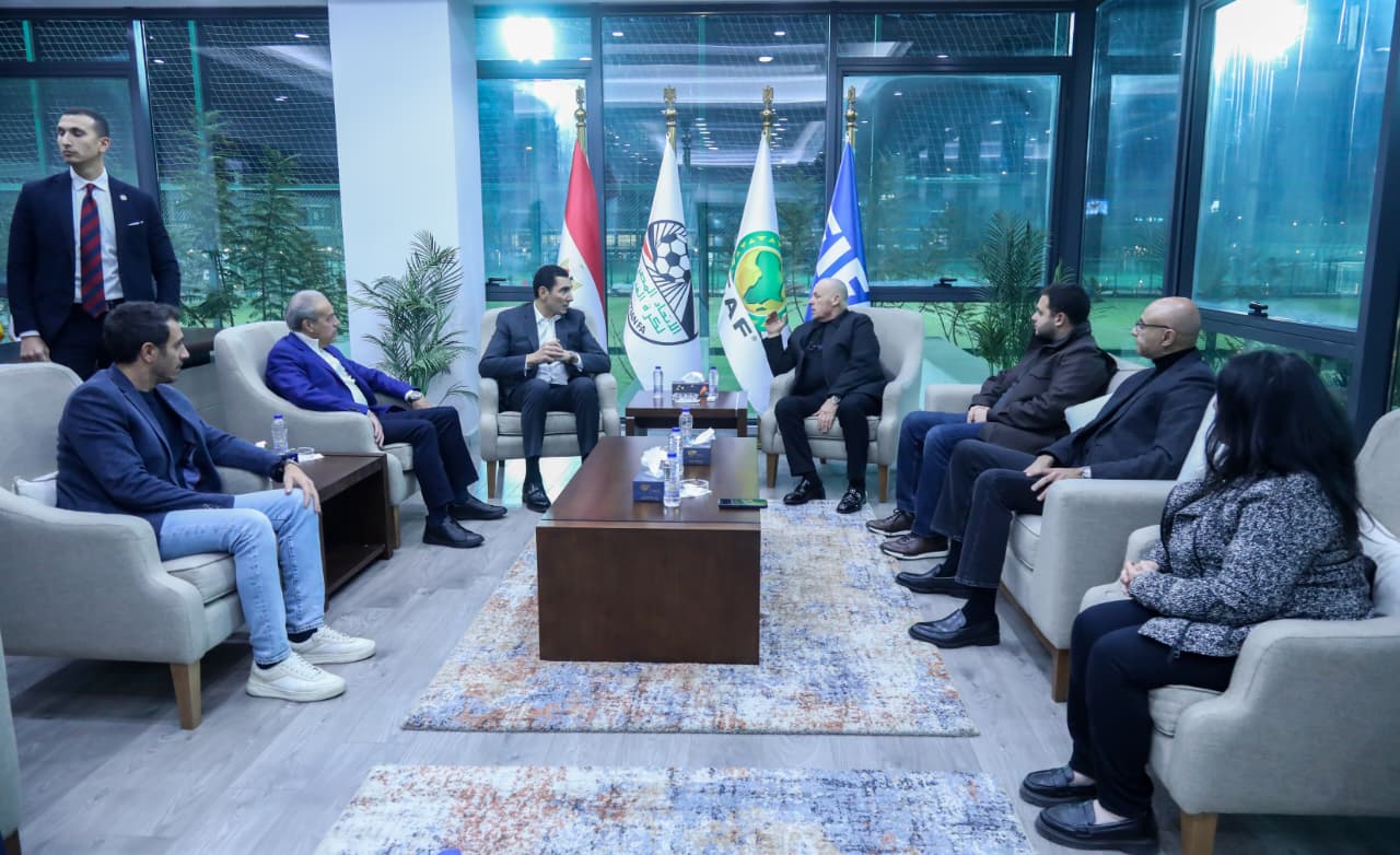 زيارة جوهر نبيل وزير الشباب والرياضة الجديد للاتحاد المصري