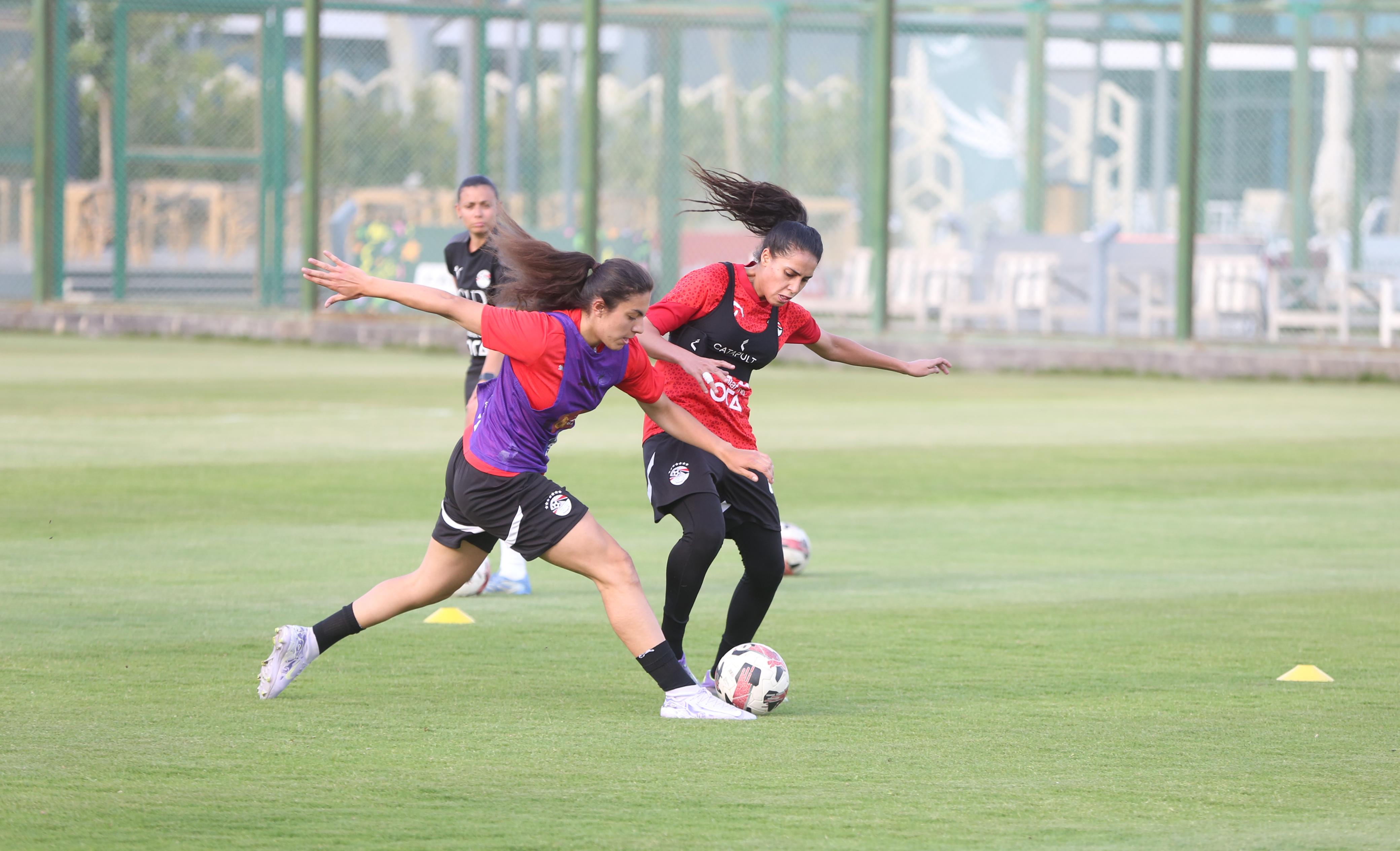 بالصور: تدريب منتخب السيدات