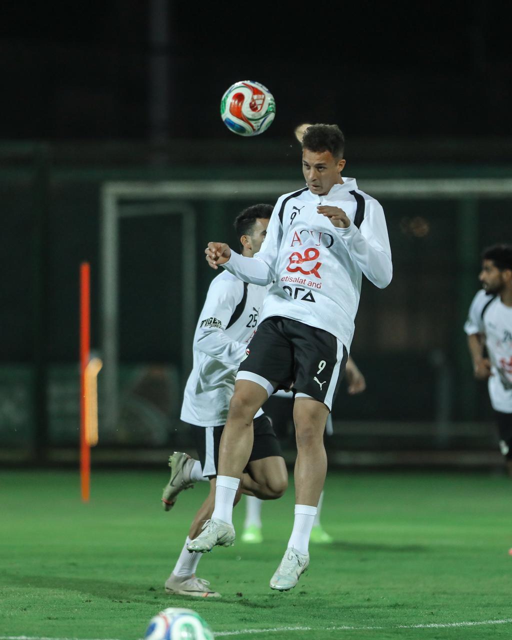 بالصور: المنتخب يخوض تدريبه الثاني في معسكر مايو استعدادا للقاء روسيا