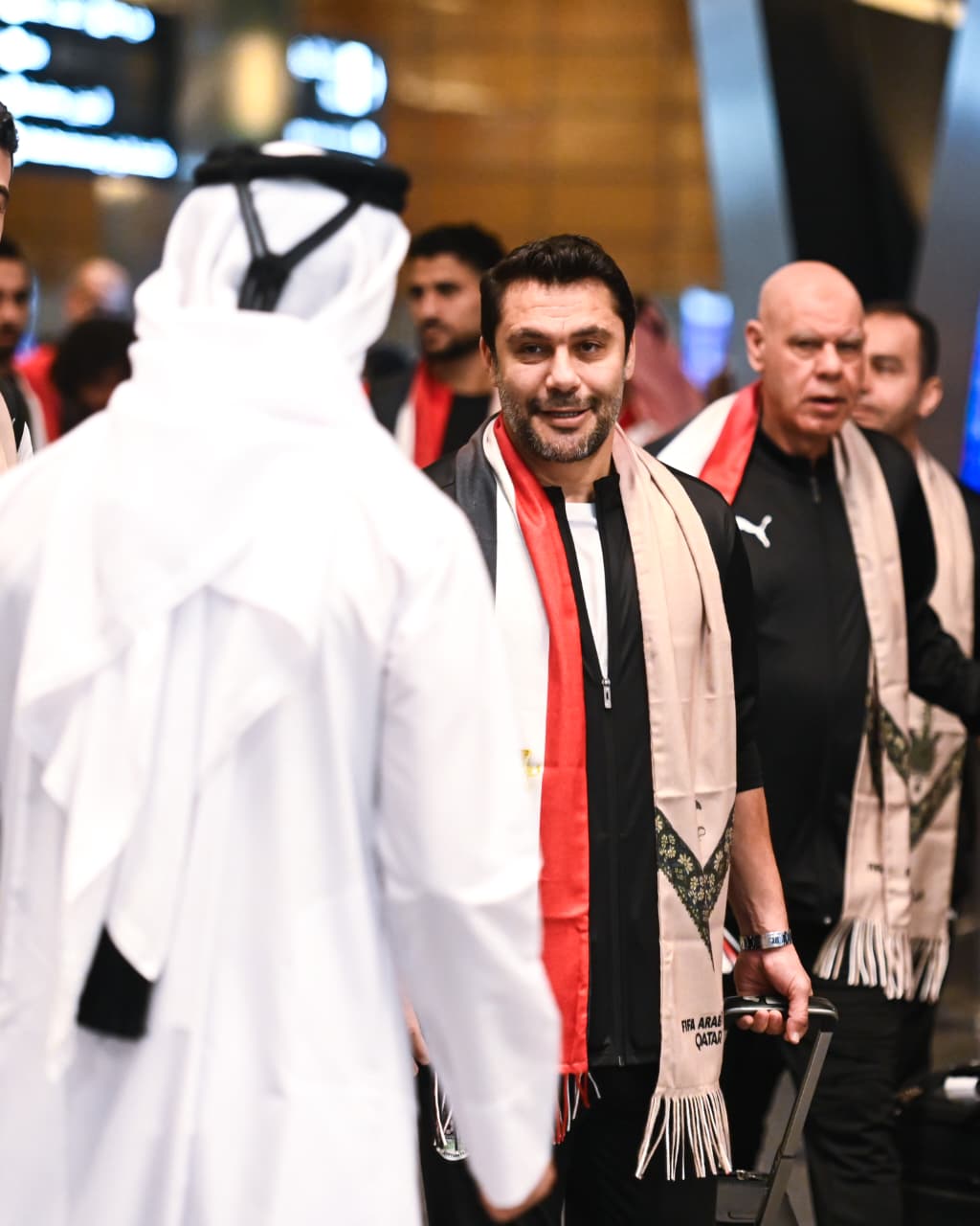 جماهير مصر في استقبال بعثة منتخب مصر المشارك في كأس العرب عند وصولها للدوحة