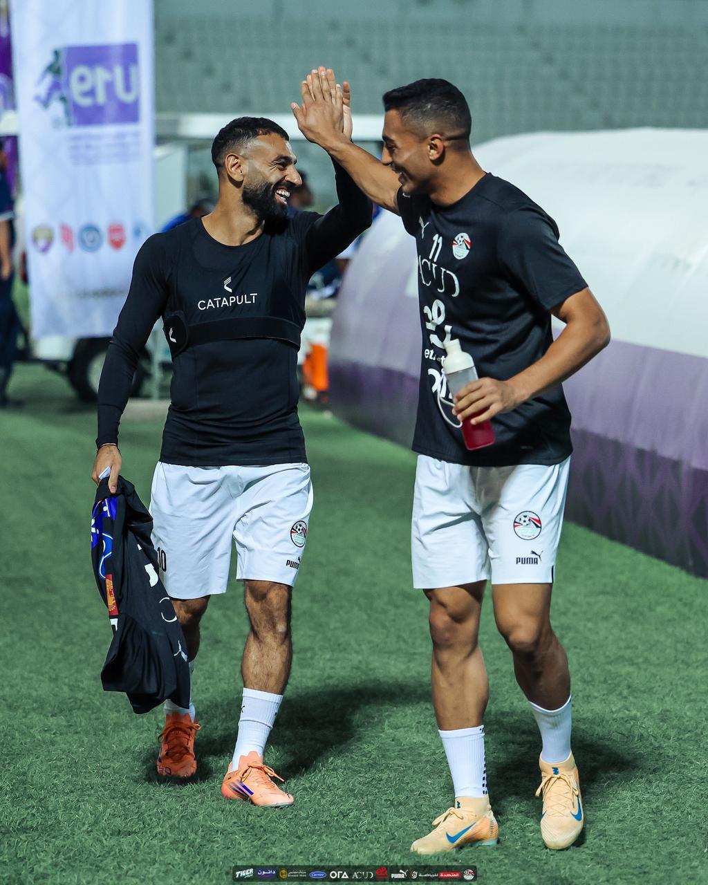 في حضور ابوريدة.. المنتخب الوطني يتدرب على ملعب هزاع بن زايد استعدادا لاوزبكستان