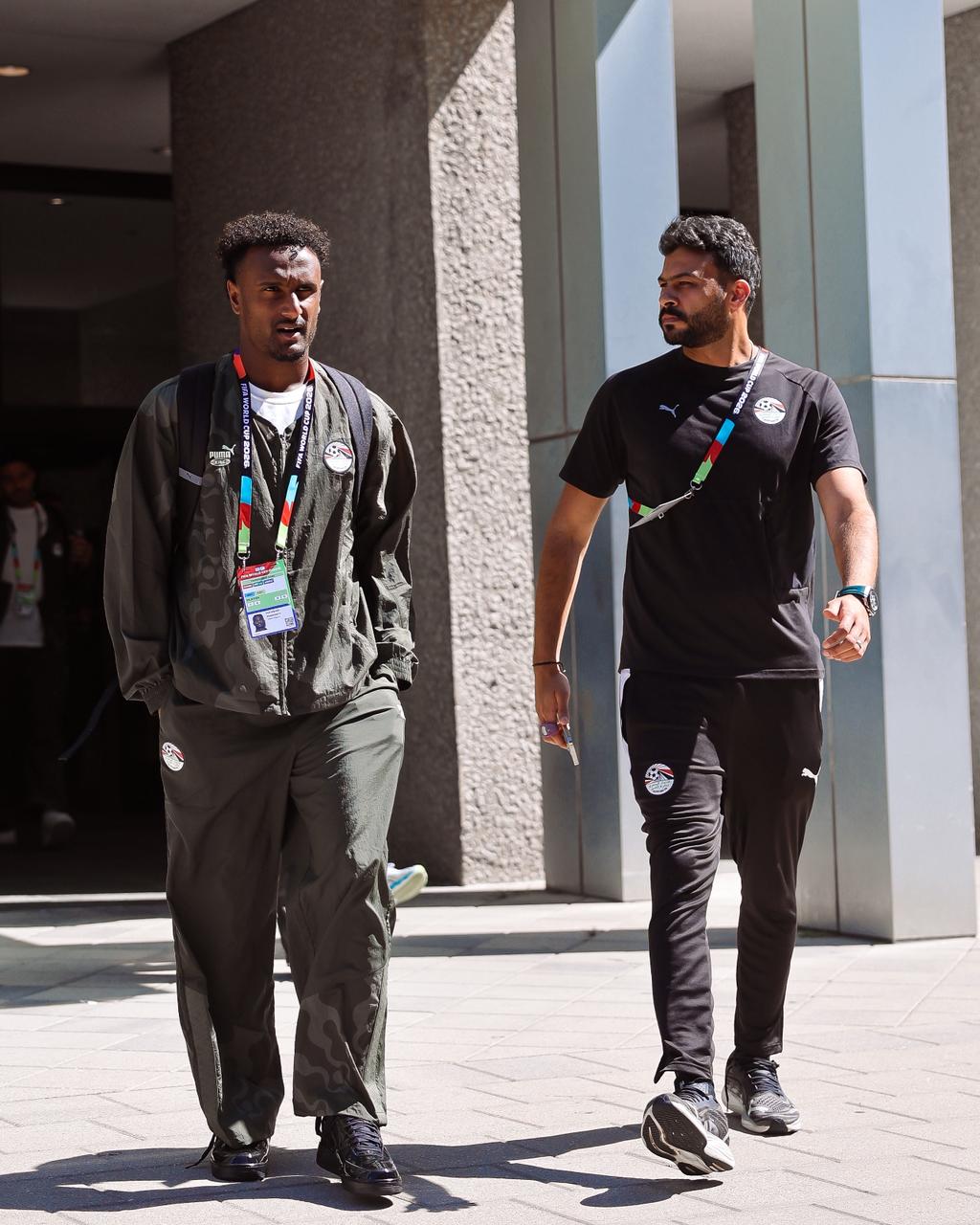 بالصور: منتخب مصر يتحرك لملعب ايه تي اند تي في دالاس قبل مواجهة استراليا