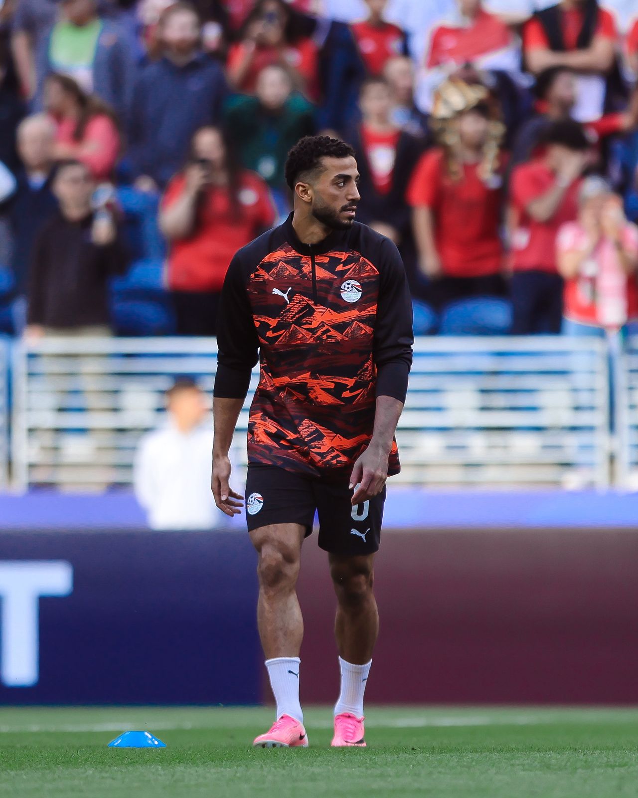 بالصور.. إحماءات لاعبي منتخب مصر قبل انطلاق مواجهة إيران في المونديال