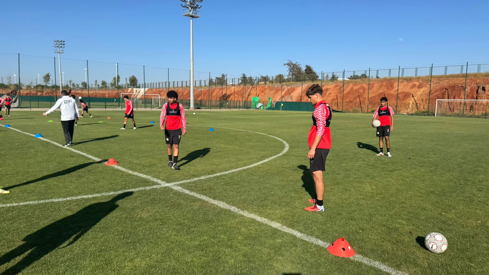 بالصور: منتخب الناشئين يختتم تحضيراته للقاء تنزانيا في نصف نهائي كأس أفريقيا