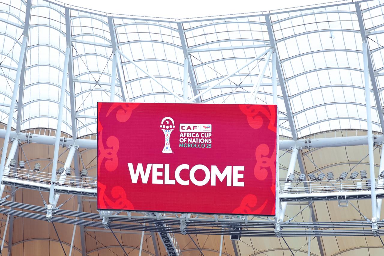 منتخب مصر يتفقد أرضية ملعب مباراة السنغال 