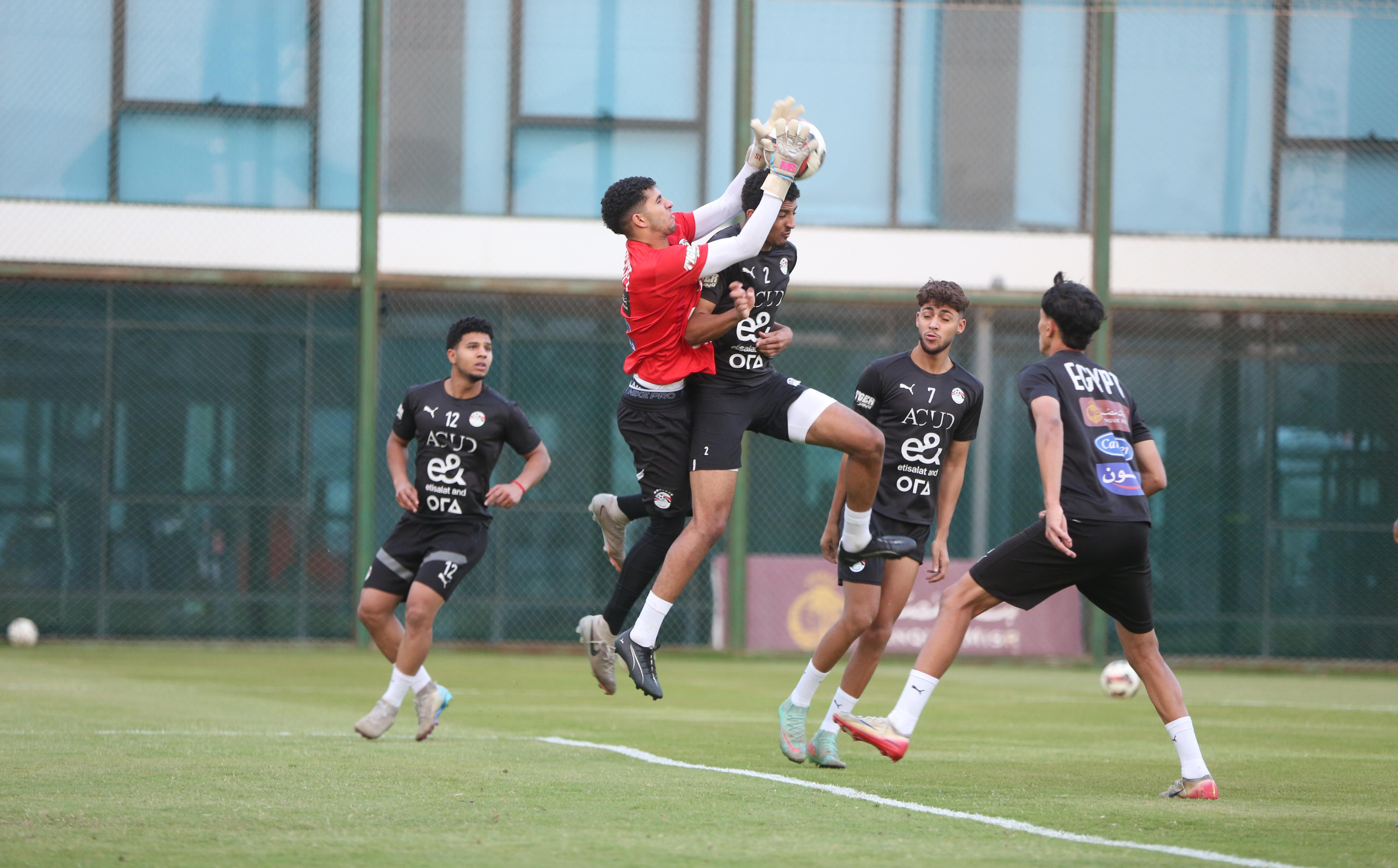 بالصور: منتخب الشباب يواصل استعداداته لمواجهة روسيا ودياً