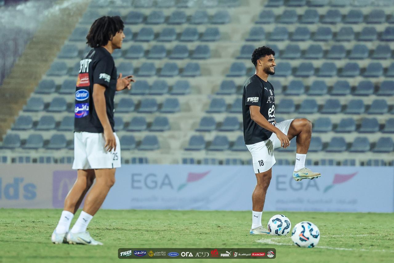 في حضور ابوريدة.. المنتخب الوطني يتدرب على ملعب هزاع بن زايد استعدادا لاوزبكستان