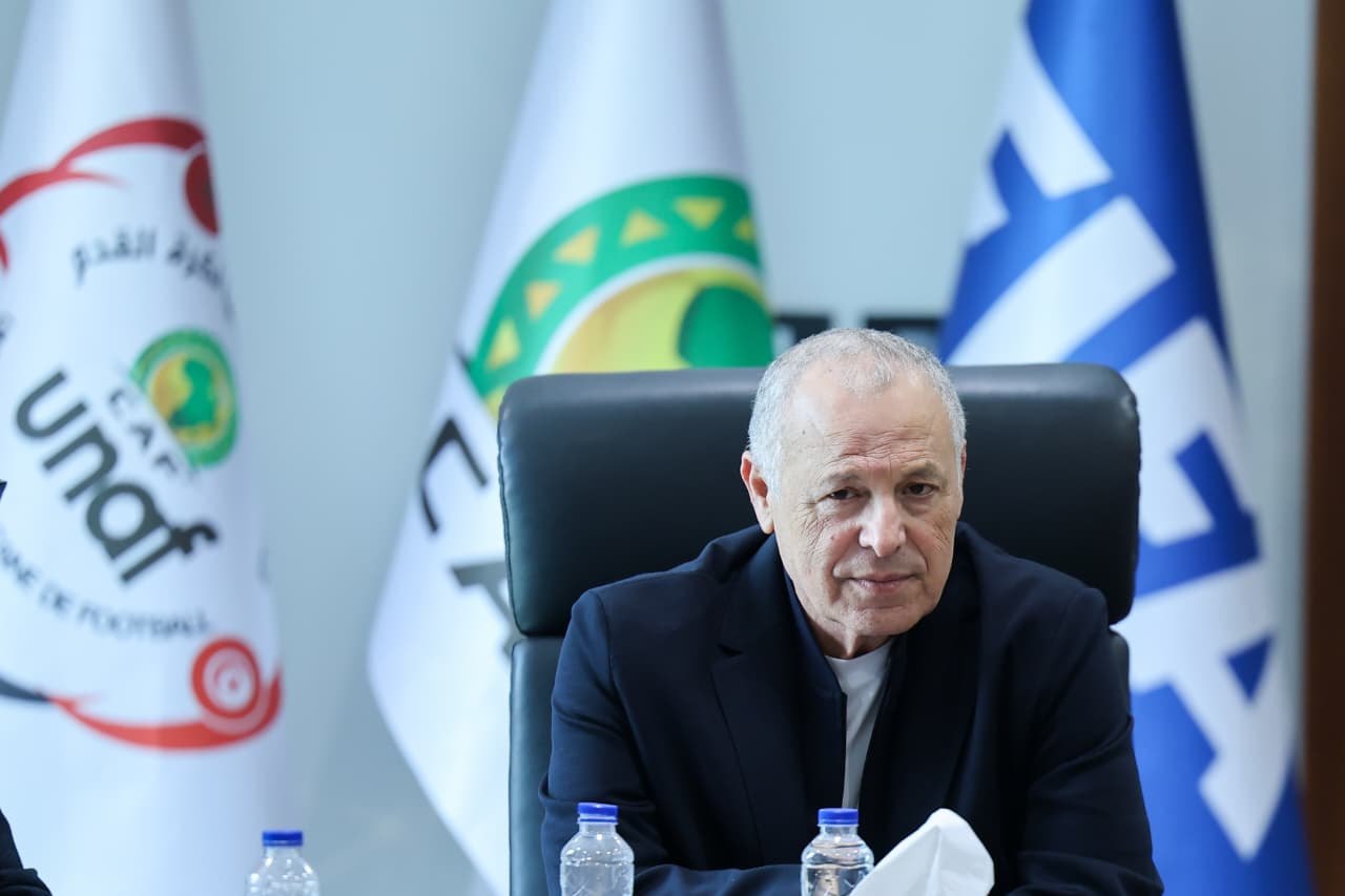 بالصور: أبوريدة يجتمع مع مجموعة من رؤساء الأندية