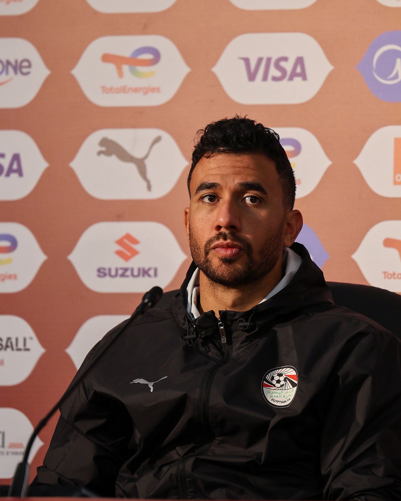 حسام حسن و"تريزيجيه" في المؤتمر الصحفي قبل لقاء كوت ديفوار غدا