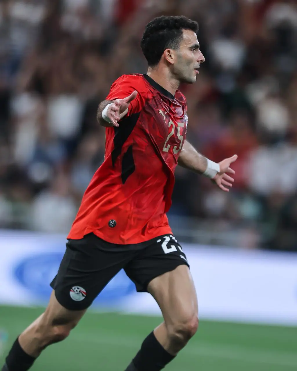 بالصور.. الهدف الثالث لمنتخب مصر (زيزو)