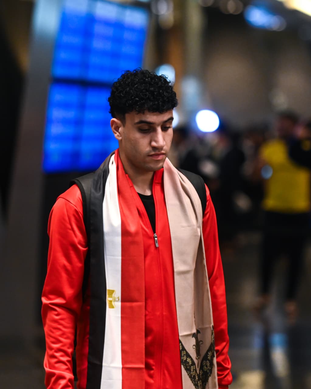 جماهير مصر في استقبال بعثة منتخب مصر المشارك في كأس العرب عند وصولها للدوحة