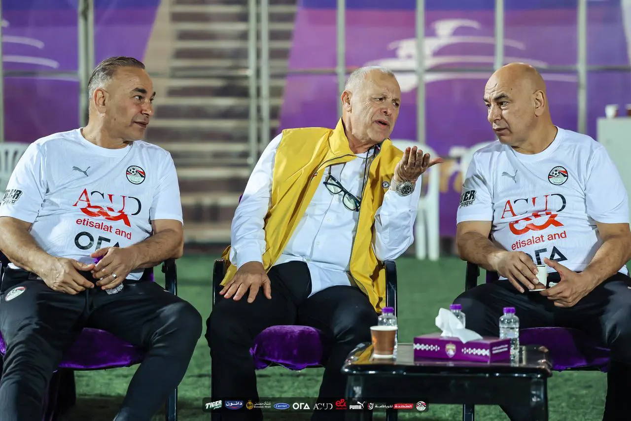 في حضور ابوريدة.. المنتخب الوطني يتدرب على ملعب هزاع بن زايد استعدادا لاوزبكستان